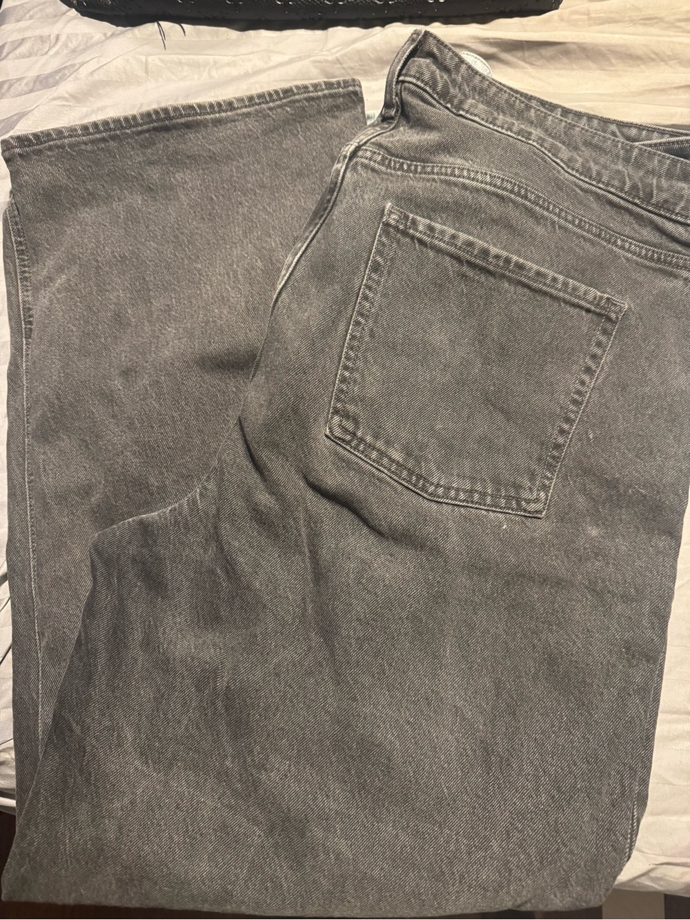 Old Navy Women's Wide Leg Flared Jeans in Washed Gray